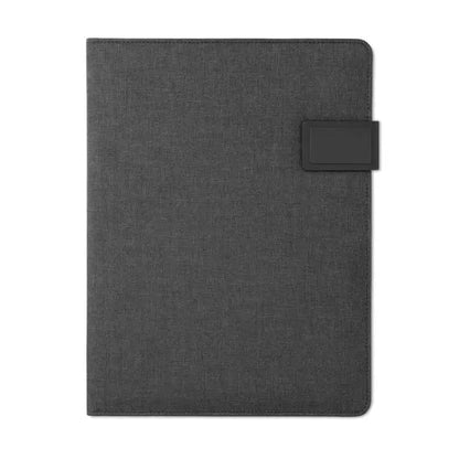 Dosar a4 cu power bank din material texturat gri inchis cu inchidere neagra din plastic pentru organizare eficienta