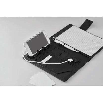 Dosar a5 negru din piele cu power bank integrat si slot pentru pix ideal pentru organizarea telefonului