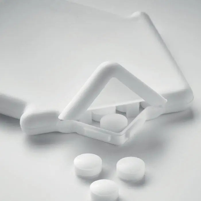 Dozator de menta alb din plastic, organizator de pastile sub forma de casă cu capac rabatabil și compartimente pentru tablete rotunde
