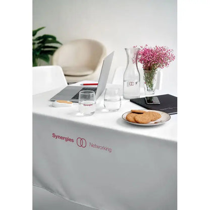 Fata de masa mare 280x210 cm alba cu text roz synergies networking si logo imprimat pentru evenimente