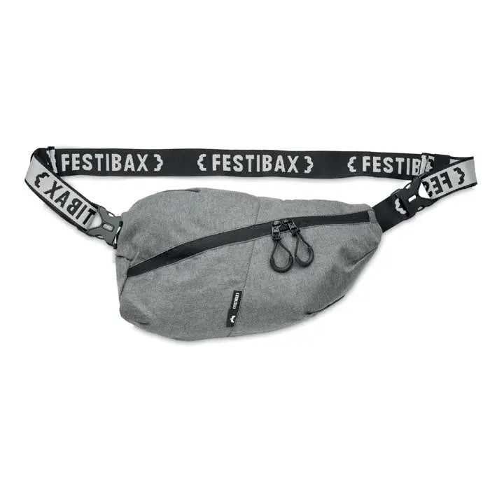 Festibax basic borseta din tesatura gri deschis cu fermoar negru si curea reglabila cu branding repetat festibax