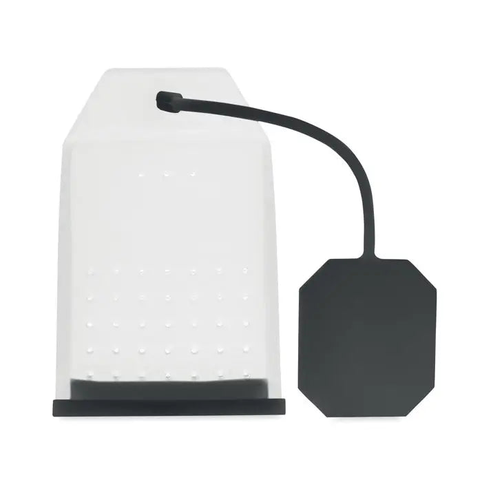 Filtru de ceai din silicon alb cu prindere neagra cauciucata si eticheta octogonala pentru infuzare usoara