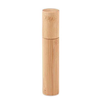 Flacon atomizator de parfum 10 ml din bambus cilindric maro deschis cu capac si textura naturala subtila