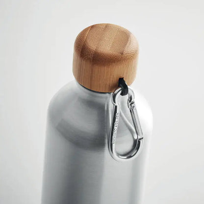 Flacon din aluminiu 400 ml argintiu cu capac de bambus natural si clipsa argintie pentru carabiniera