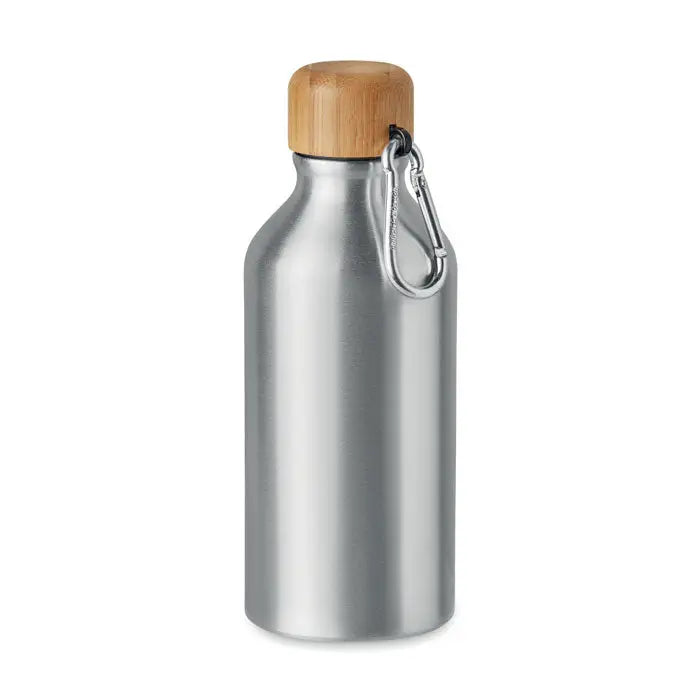 Flacon din aluminiu 400 ml argintiu cu capac din lemn natural si carabiniera metalica pentru hidratare usoara