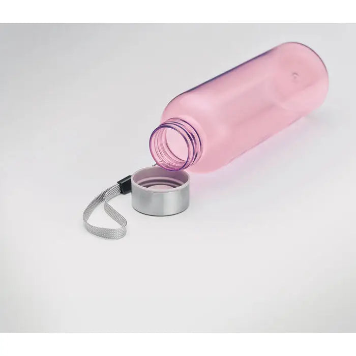 Flacon rpet 500ml sticlă de apă roz translucide din plastic cu capac metalic argintiu și curea textilă gri