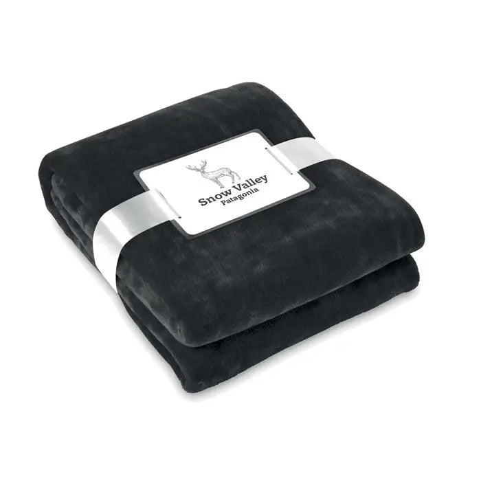 Flanel patura neagra din plus cu textura fina si eticheta alba cu logo patagonia snow valley