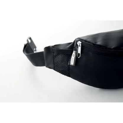Geanta 210d rpet neagra din nylon, cu fermoar argintiu si detaliu din plasa, bananiera practica si rezistenta