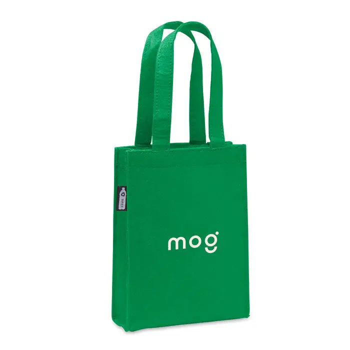 Geanta cadou mica din fetru rpet verde cu logo alb mog si manere asortate din material reciclat