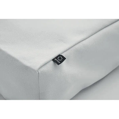 Cousin textil gri deschis cu eticheta neagra reciclata pentru geanta de cumparaturi din bumbac reciclat