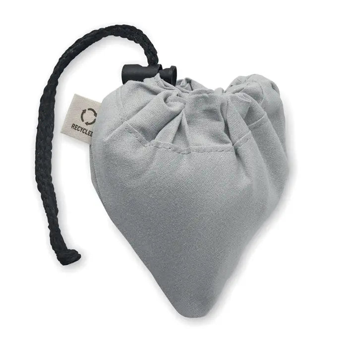 Geanta de cumparaturi pliabila gri in forma de inima din material textil moale cu snur negru si eticheta reciclata