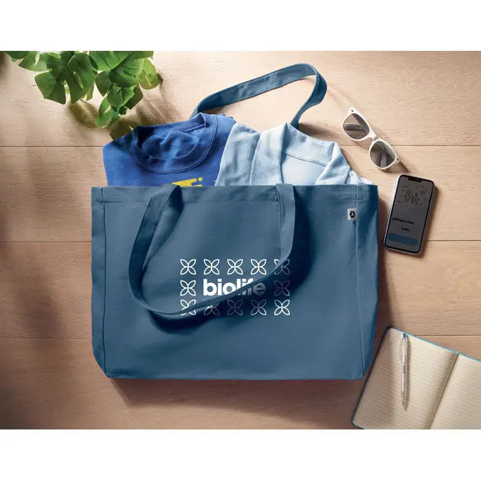 Geanta de panza reciclata albastra cu logo alb biolife si model fluturi, 280 gr m2, geanta tip tote