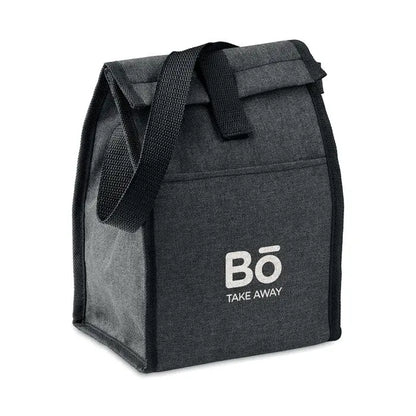 Geanta de pranz izolata 600D RPET neagra cu textura, logo bō take away alb si bretea neagra din webbing