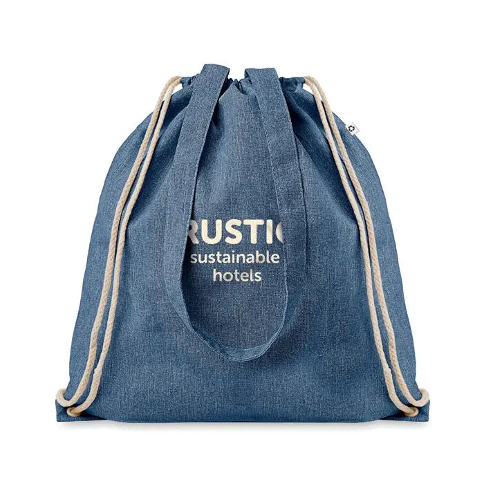 Geanta din material reciclat de 140 gr/m² albastra din denim cu manere din sfoara crem si text alb rustic sustainable hotels