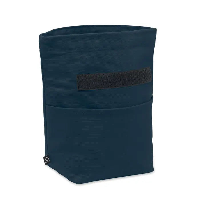Geanta frigorifica din bumbac reciclat albastru inchis cu buzunar frontal si curea neagra cu velcro