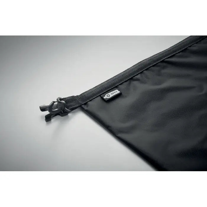 Geanta impermeabila 210t rpet 5l neagra cu fermoar rezistent si eticheta brandata din nylon