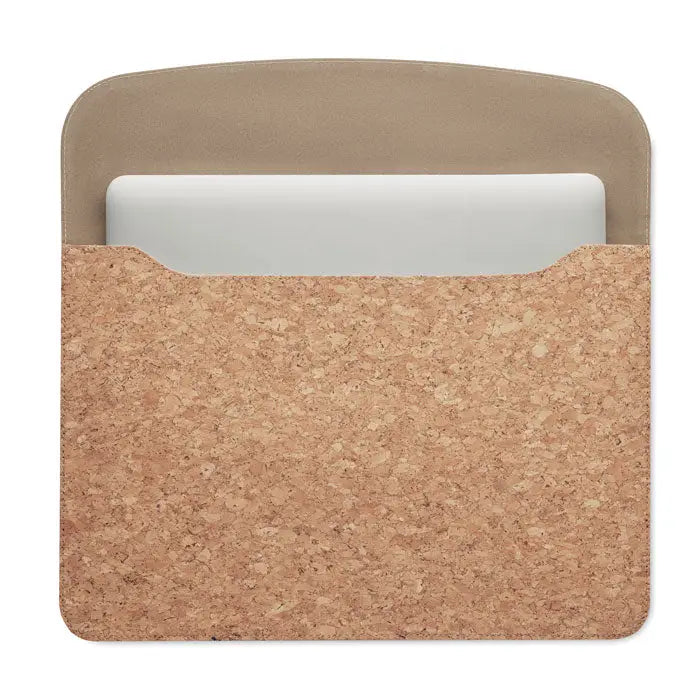 Geanta laptop pluta clapa magnetica bej cu captuseala moale din piele intoarsa pentru protectie laptop