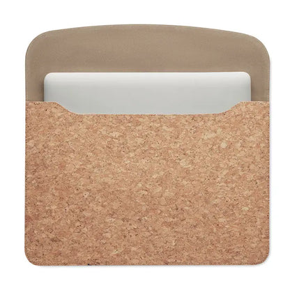 Geanta laptop pluta clapa magnetica bej cu captuseala moale din piele intoarsa pentru protectie laptop