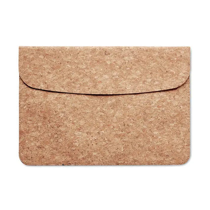 Geanta laptop pluta clapa magnetica natural ton cu textura si inchidere magnetica minimalista
