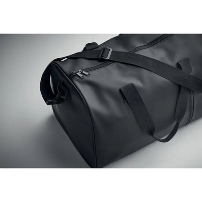 Geanta moale pu neagra cu finisaj mat si bretele rezistente din chinga pentru transport durabil