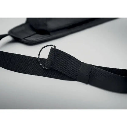 Geanta pentru drumetii din nylon 420d cu curea neagra, inel metalic texturat si cusaturi intarite