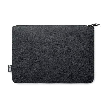 Geanta pentru laptop din fetru rpET gri inchis cu fermoar negru si eticheta mica de brand pe lateral