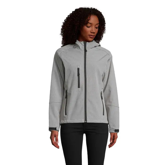 Jachetă softshell gri gluga replay femei cu fermoar negru și glugă, ideală pentru vreme rece și activități outdoor