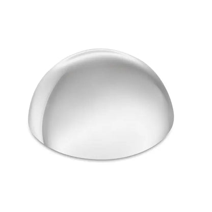 O obiect de dimensiune mica in forma de dom transparent cu suprafata lucioasa si usoare reflexii pentru greutatea hartiei