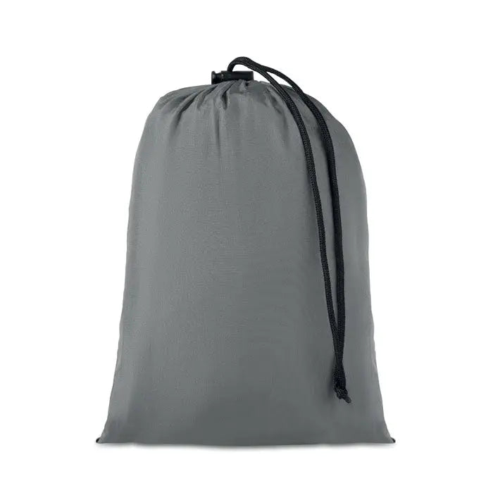 Sac de depozitare gri cu snur negru si opritor plastic pentru hamac usor pliabil