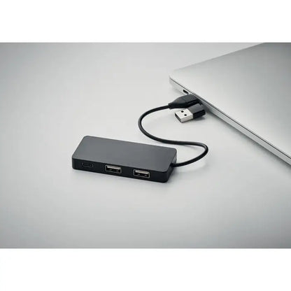 Hub usb negru rectangular cu 3 porturi si cablu de 20 cm conectat, ideal pentru extinderea dispozitivelor usb