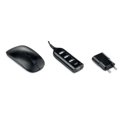 Mouse wireless negru cu design ergonomic si finisaj mat prezentat in husa pentru accesorii computer