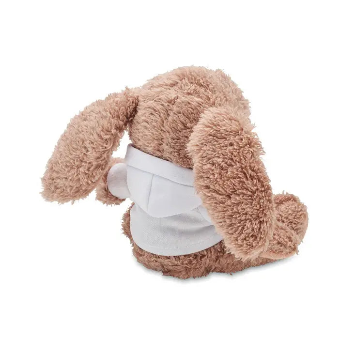 Iepuras de plus tan purtand un hanorac alb din bumbac ideal pentru joaca si decor
