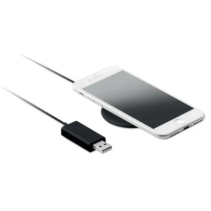 Incarcator magnetic wireless 10w alb cu telefon pe pad de incarcare wireless negru conectat la cablu usb