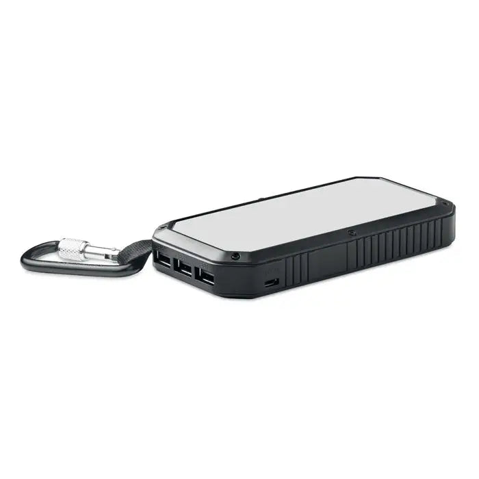 Incarcator solar 8000 mAh negru rezistent cu clips argintiu și multiple porturi usb pentru utilizare portabilă