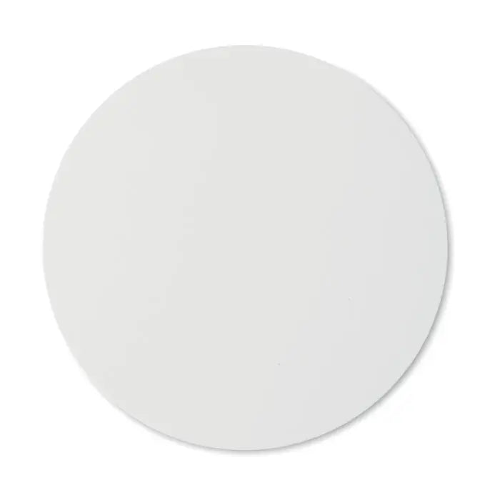 Un suport rotund alb simplu pentru prajituri folosit ca baza pentru incarcare wireless 5w
