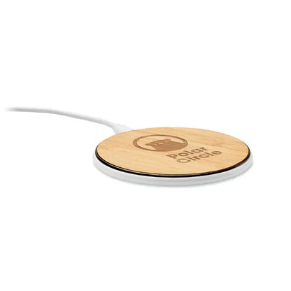 Încarcător wireless circular din bambus 10w cu bază albă și branding gravat polar circle