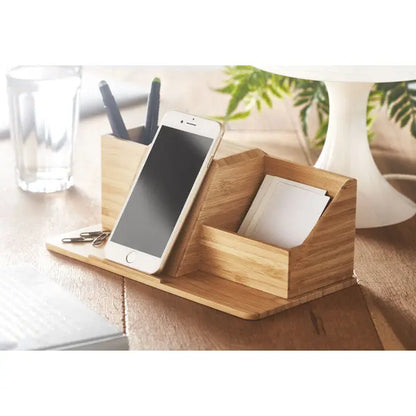 Organizer birou din bambus maro deschis cu compartimente multiple pentru pixuri, smartphone si carti de vizita cu incarcare wireless 10w