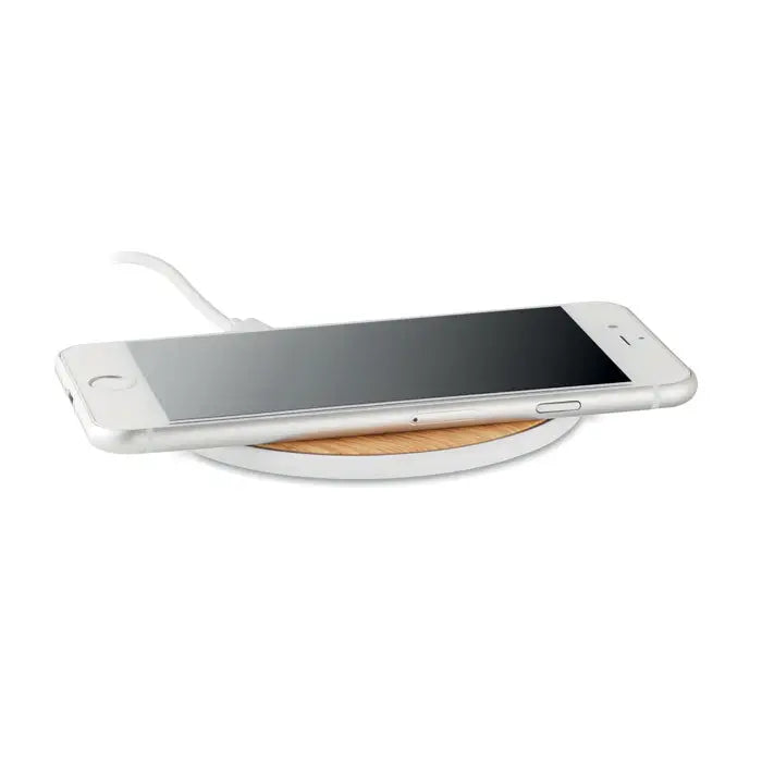Incarcator wireless rotund de 5w alb cu centru din lemn circular si cablu de alimentare alb pe lateral