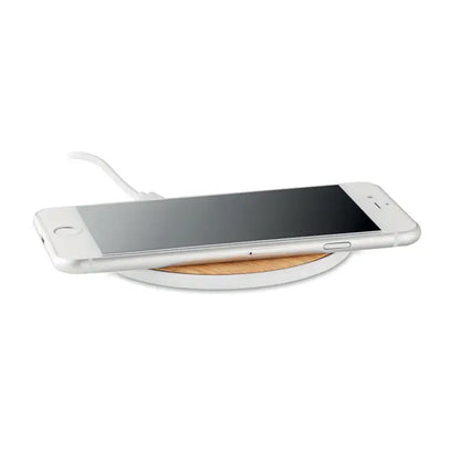 Incarcator wireless rotund de 5w alb cu centru din lemn circular si cablu de alimentare alb pe lateral