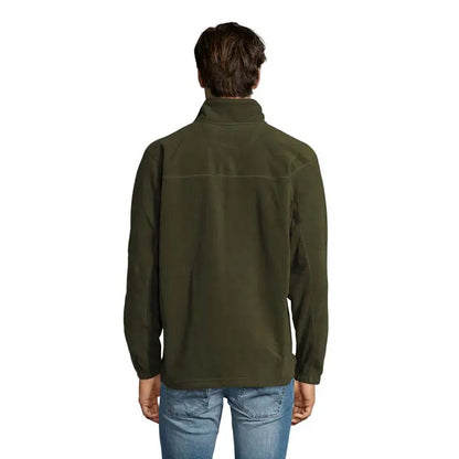 Jacheta din lana north olive cu fermoar verde olive, cu guler inalt si cusaturi subtile din fleece