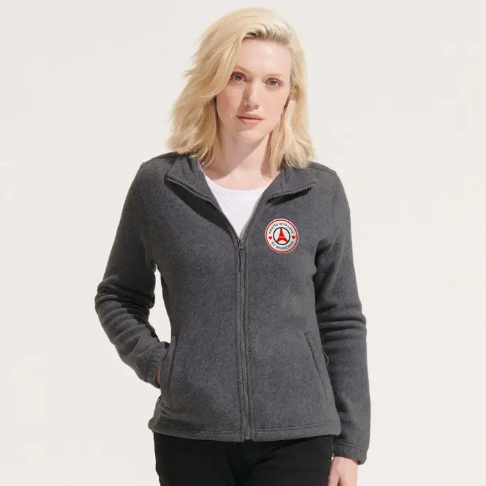 Jachetă fleece damă north 300g gri închis cu fermoar și logo brodat circular pe piept