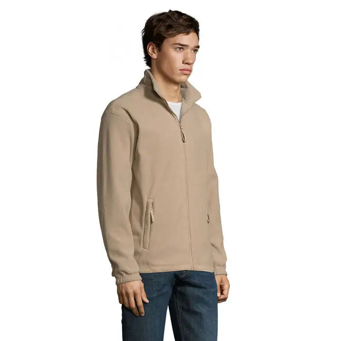 Jacheta fleece barbateasca sols north bej din fleece cu fermoar integral si doua buzunare frontale 5xl