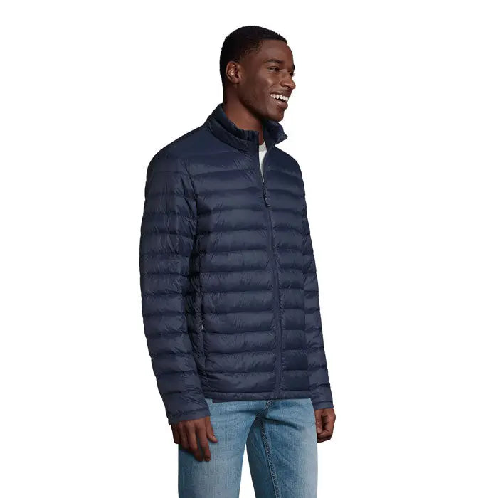Jachetă Leja Wilson bărbați bleumarin matlasată cu fermoar frontal și guler înalt din material puf