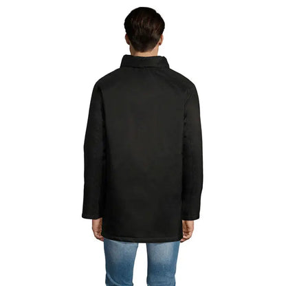 Jacheta unisex captulata Robyn neagra cu maneci lungi din material lucios si detalii subtile cusute