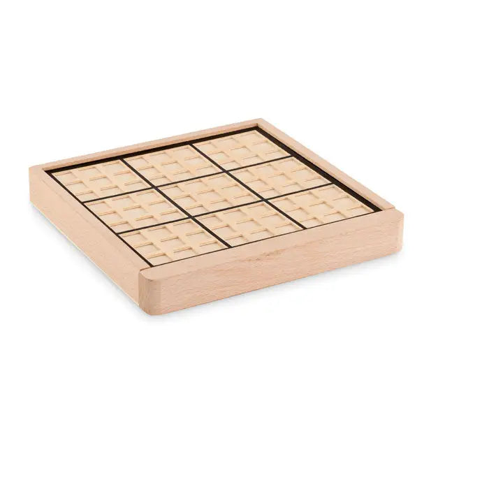 Joc de masa sudoku din lemn cu finisaj natural deschis si linii negre pe grila pentru joc logic