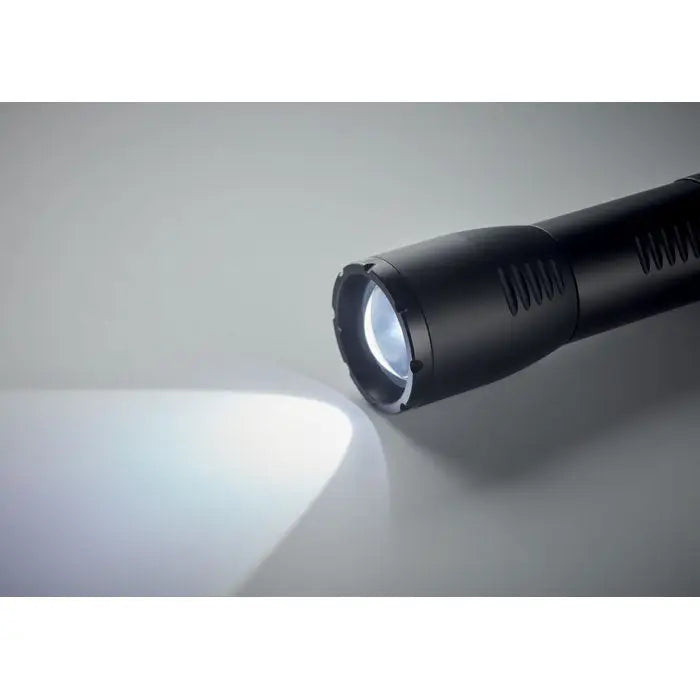 Lanterna led mica din aluminiu neagra cu aderenta texturata si fascicul alb luminos pentru utilizare tactica