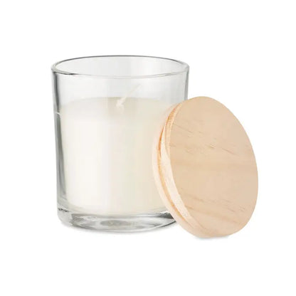 Lumanare cu parfum de vanilie in borcan de sticla transparenta cu capac de lemn deschis si ceara crem