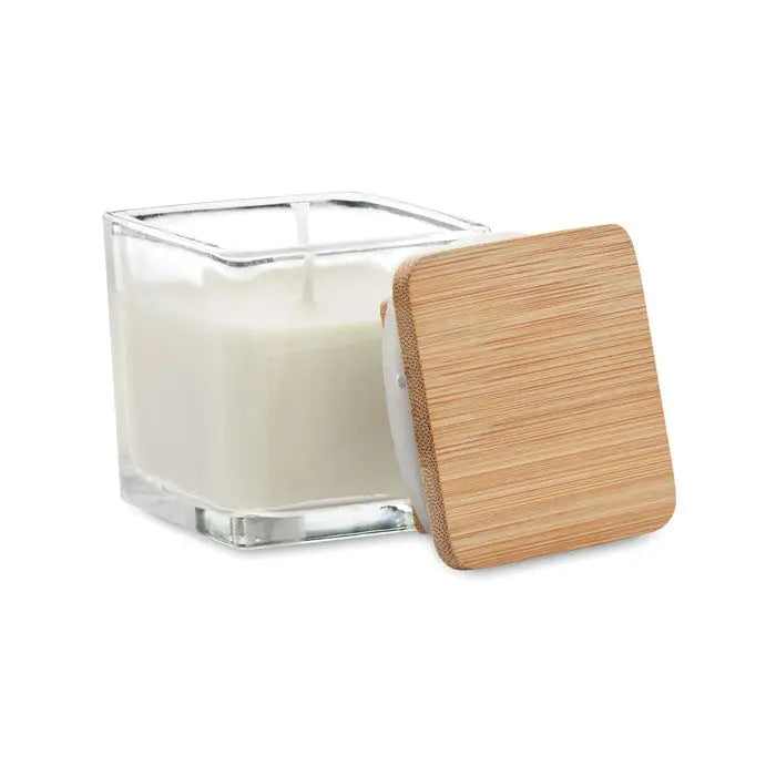 Lumanare parfumata patrata 50gr in suport transparent din sticla cu ceara bej deschis si capac din bambus natural