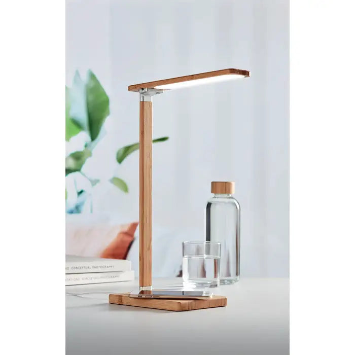 Lumina de birou si incarcator 10w cu design minimalist din bambus si bara led reglabila alba