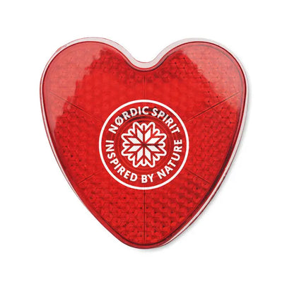 Lumina reflector în formă de inimă roșu reflectorizant cu logo alb nordic spirit inspirat de natură și fulg de zăpadă
